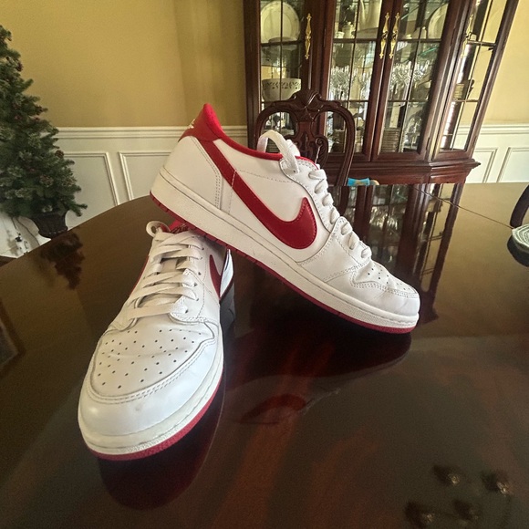 Nike Jordan 1 Retro - Picture 6 of 7